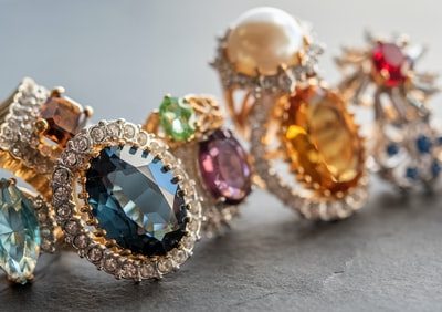 How To Choose The Right Jewelry Store For You